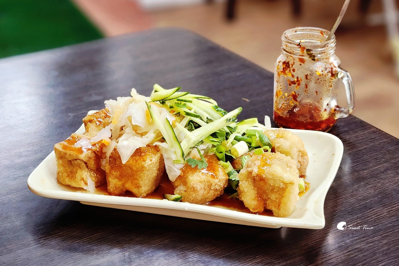 【陳記蚵仔煎】菁桐美食推薦 – 酥脆蚵仔煎與人氣炸豆腐必吃! 【陳記蚵仔煎】菁桐美食推薦 – 酥脆蚵仔煎與人氣炸豆腐必吃!