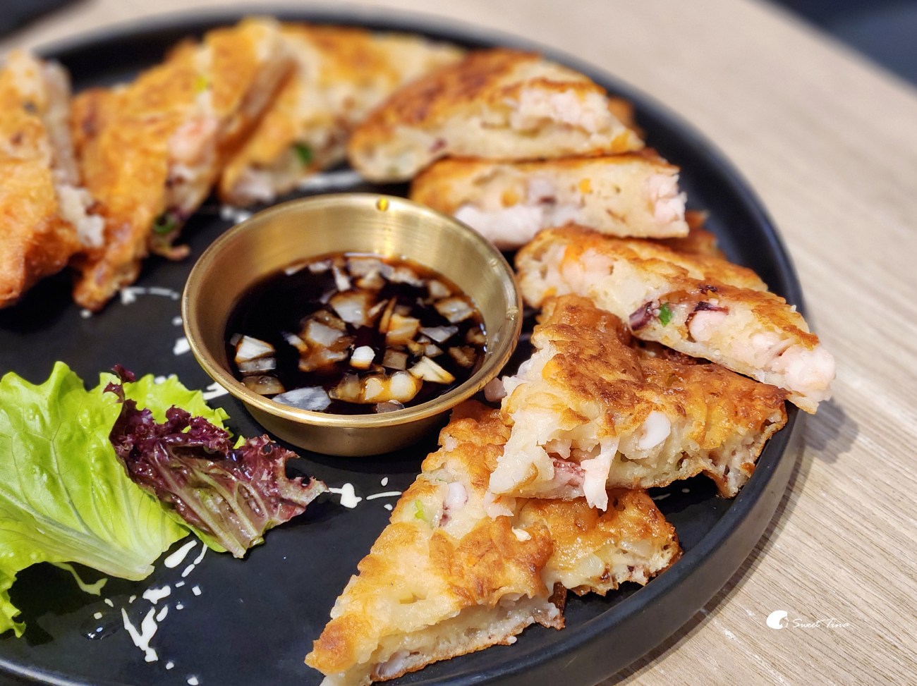 梨谷韓式鐵板炭火烤肉｜信義區韓式料理推薦，小菜無限續超滿足！