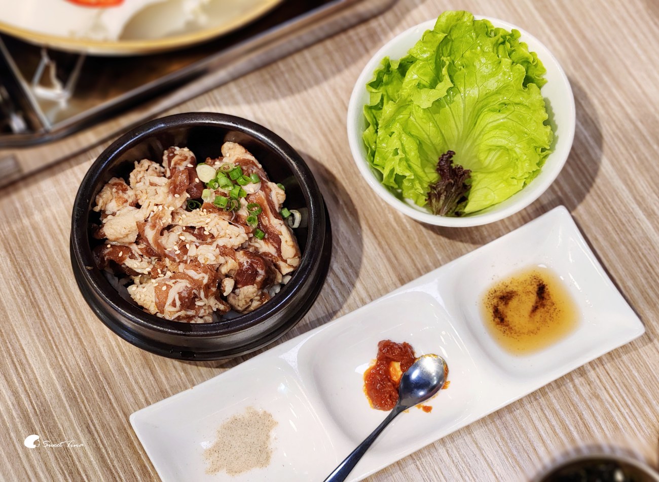 梨谷韓式鐵板炭火烤肉｜信義區韓式料理推薦，小菜無限續超滿足！