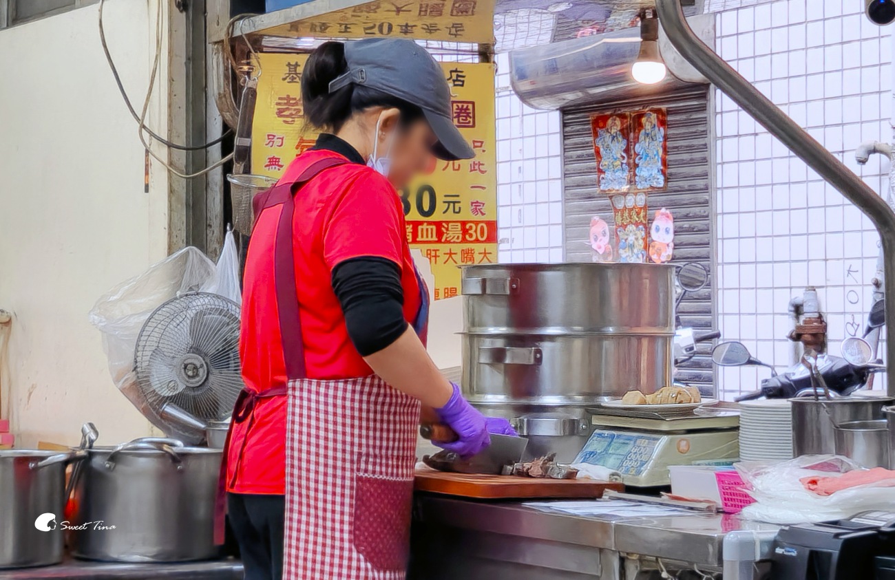 基隆孝三大腸圈|超人氣大腸圈,基隆車站附近小吃推薦 基隆孝三大腸圈|超人氣大腸圈,基隆車站附近小吃推薦
