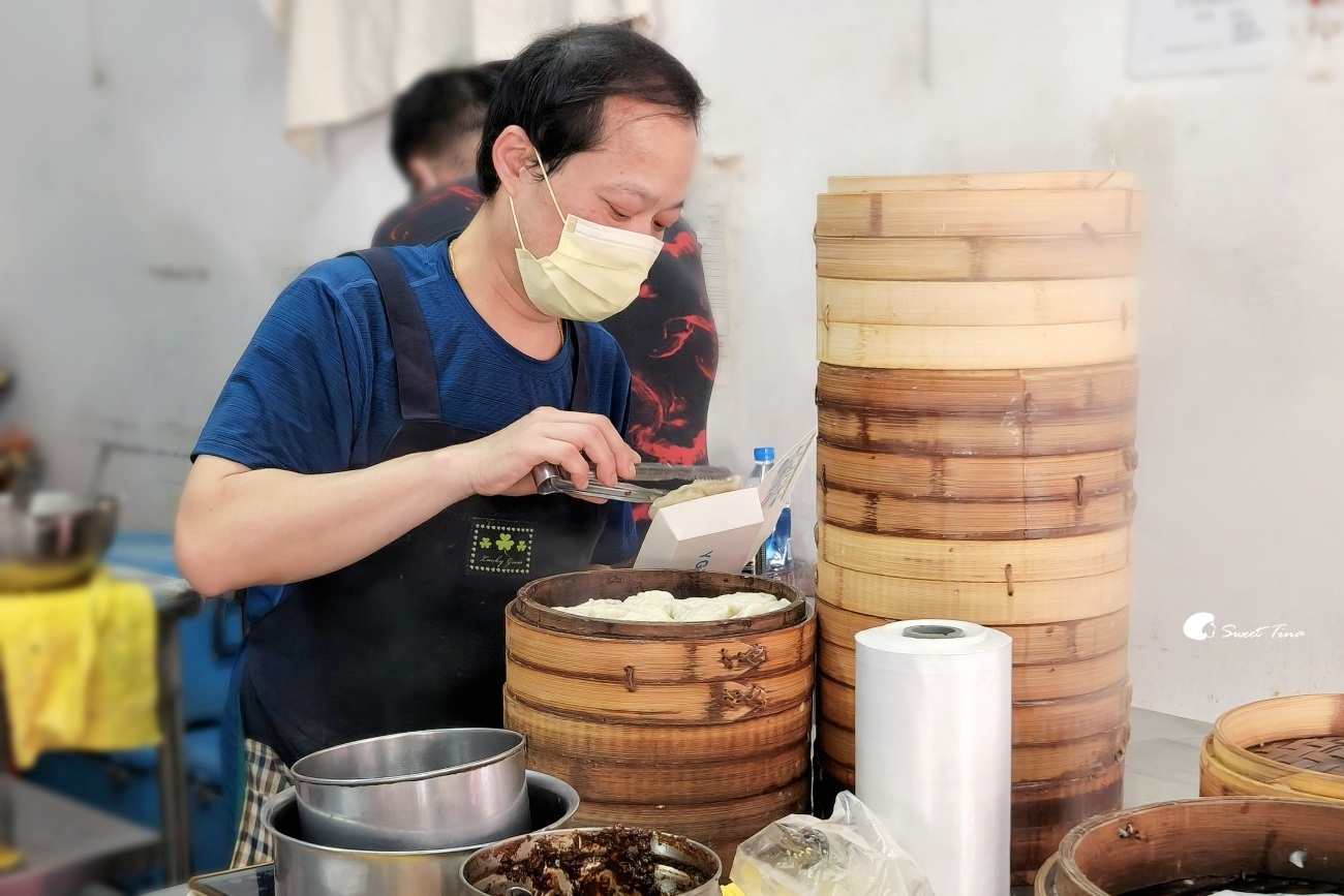 (葉)蘆洲手工小籠包|蘆洲必吃小籠包,現包現蒸爆汁美味 (葉)蘆洲手工小籠包|蘆洲必吃小籠包,現包現蒸爆汁美味