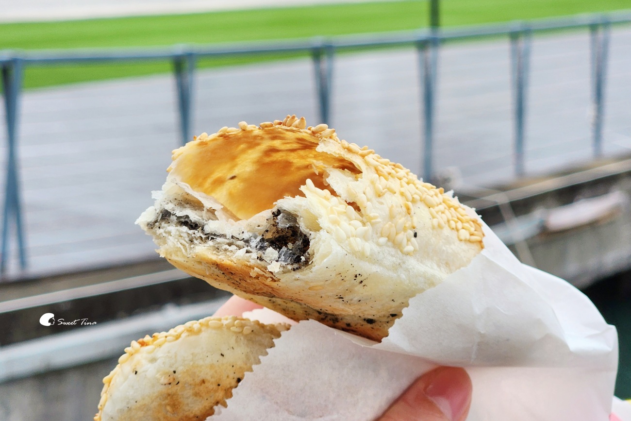阿國碳烤燒餅|基隆火車站美食推薦,現揉現烤的超人氣點心 阿國碳烤燒餅|基隆火車站美食推薦,現揉現烤的超人氣點心