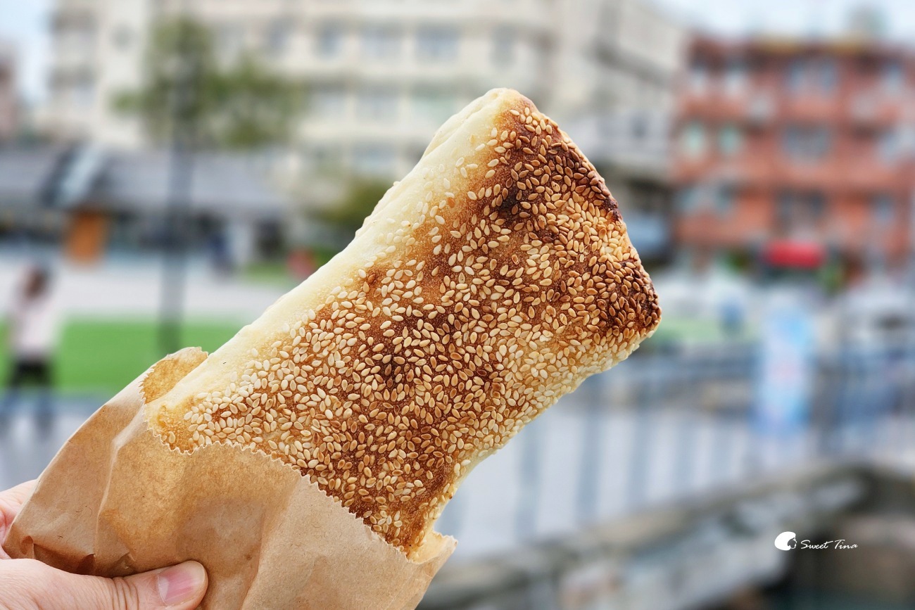 阿國碳烤燒餅|基隆火車站美食推薦,現揉現烤的超人氣點心 阿國碳烤燒餅|基隆火車站美食推薦,現揉現烤的超人氣點心