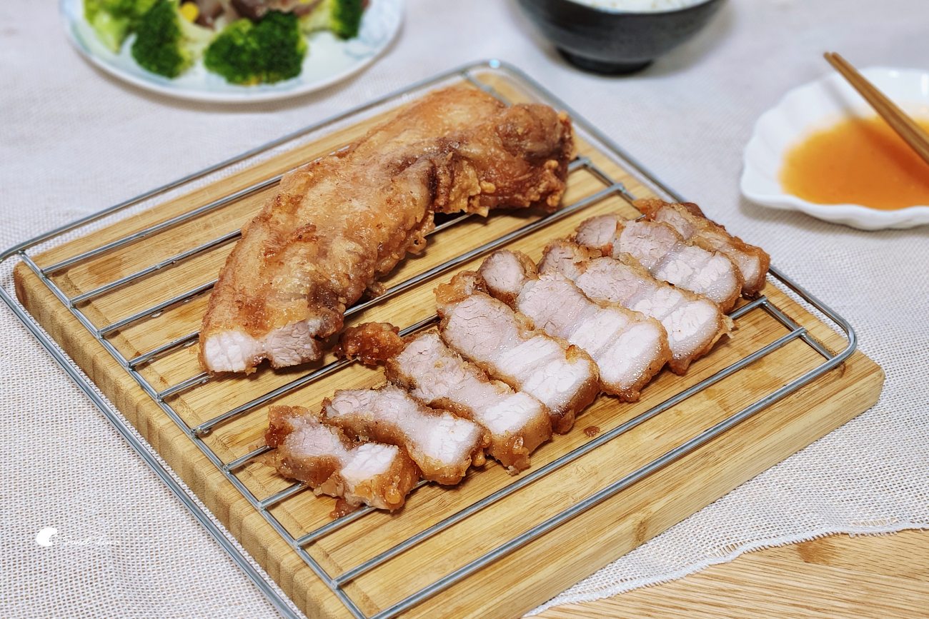 大橋頭美食推薦｜太平市場阿角紅燒肉劉美麗，溫體現炸紅燒肉，五部位外酥內嫩必吃