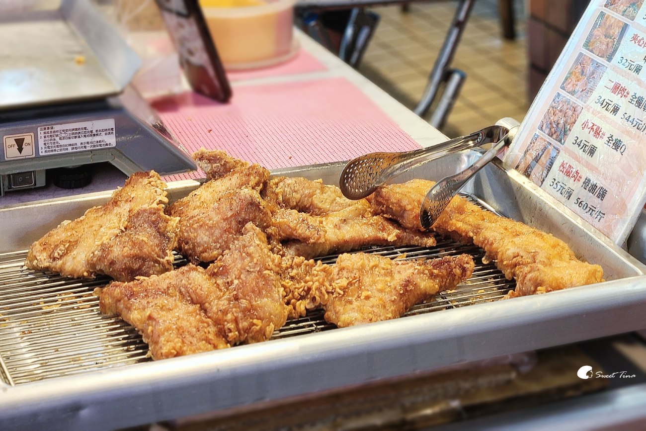 大橋頭美食推薦|太平市場阿角紅燒肉劉美麗,溫體現炸紅燒肉,五部位外酥內嫩必吃 大橋頭美食推薦|太平市場阿角紅燒肉劉美麗,溫體現炸紅燒肉,五部位外酥內嫩必吃