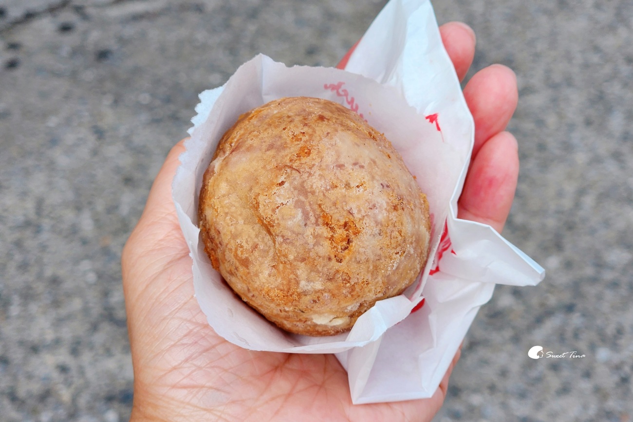 阿信伯芋頭丸｜士林華榮市場爆餡炸芋丸，古早味銅板小吃推薦