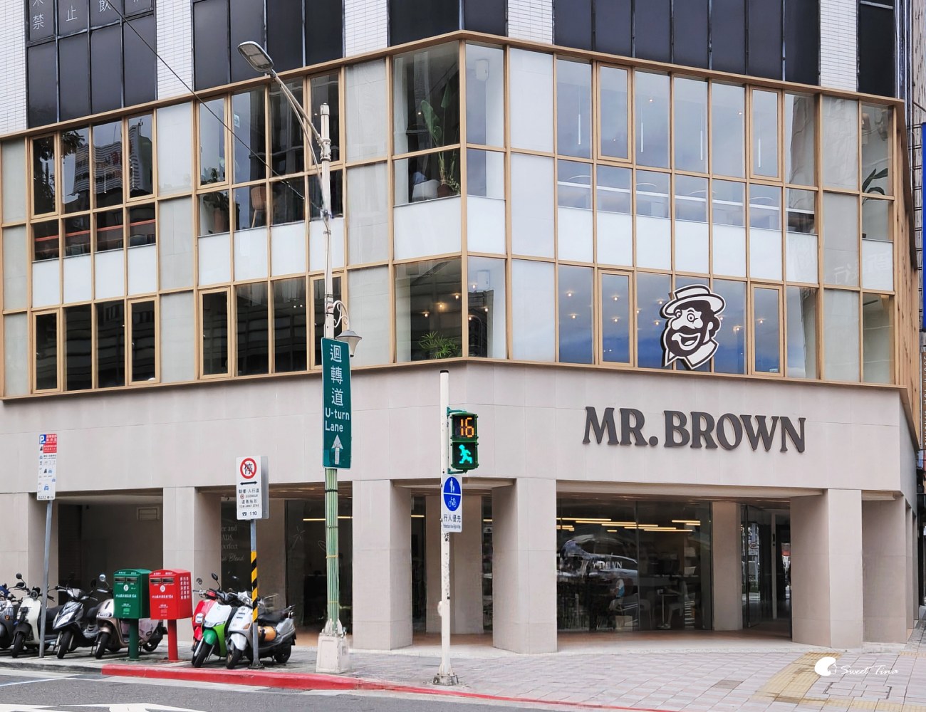 伯朗咖啡南京概念店｜松江南京站咖啡廳推薦，質感早午餐，有插座適合工作