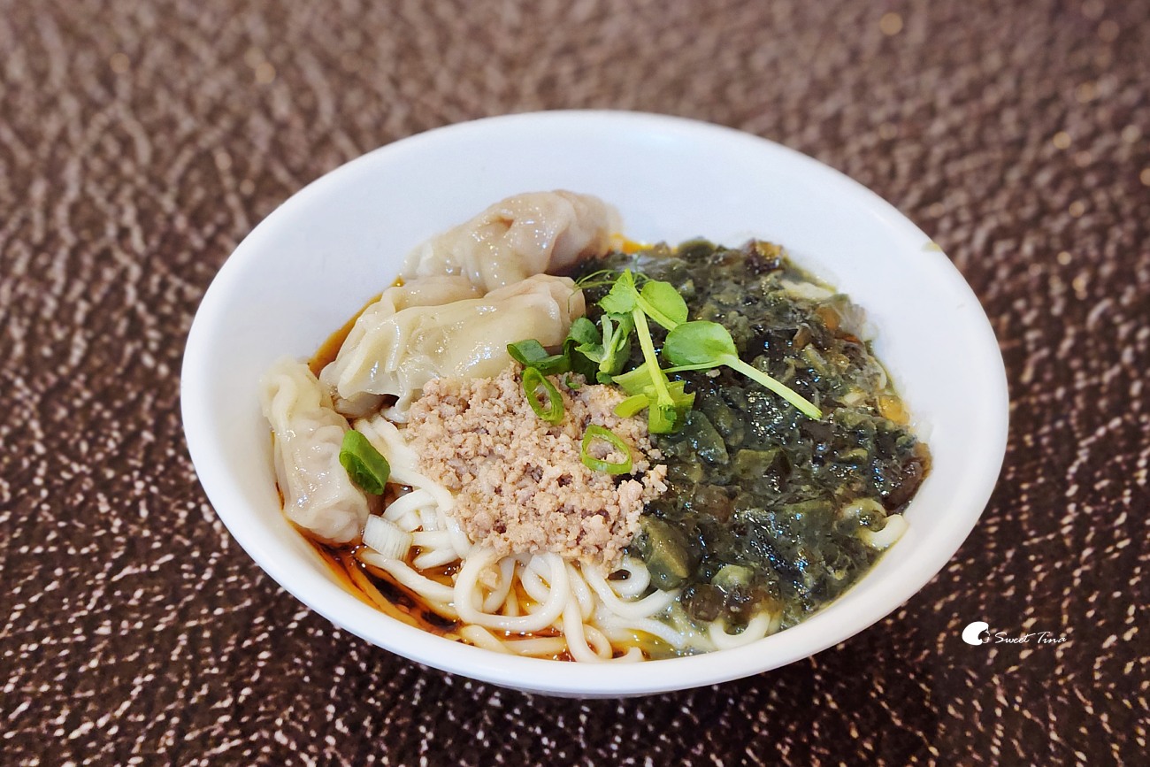 查記麵館|皮蛋抄手麵大推,台北101附近的隱藏美食 查記麵館|皮蛋抄手麵大推,台北101附近的隱藏美食