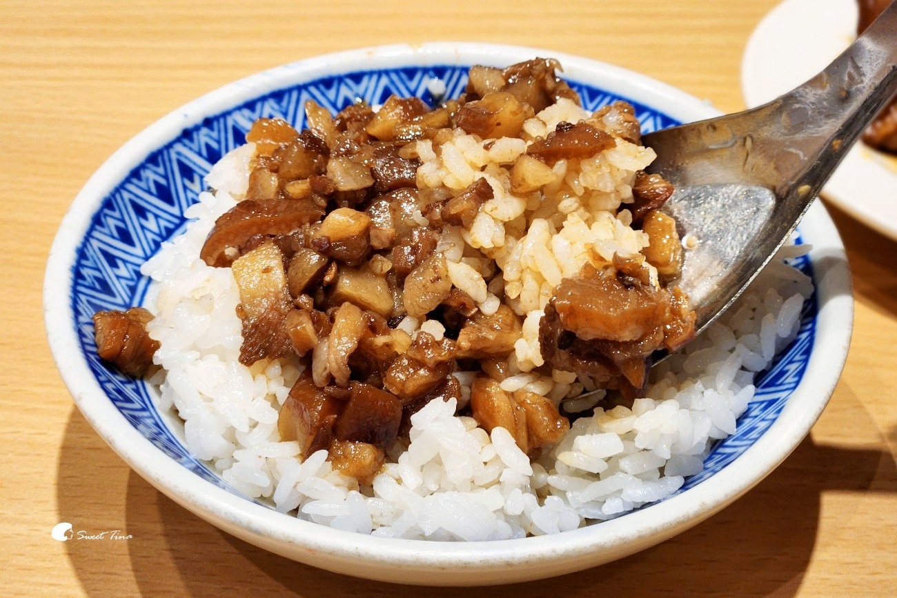 川業肉圓|萬華百年老字號小吃,現炸與清蒸肉圓 川業肉圓|萬華百年老字號小吃,現炸與清蒸肉圓