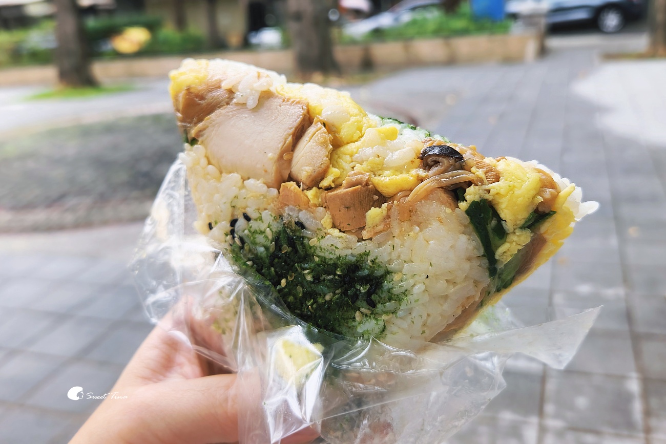 大三角飯糰｜永春市場美食推薦，雙拼大份量飯糰超滿足