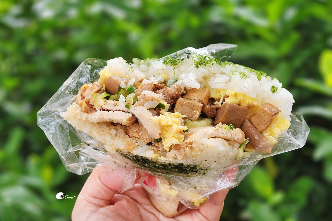 大三角飯糰｜永春市場美食推薦，雙拼大份量飯糰超滿足