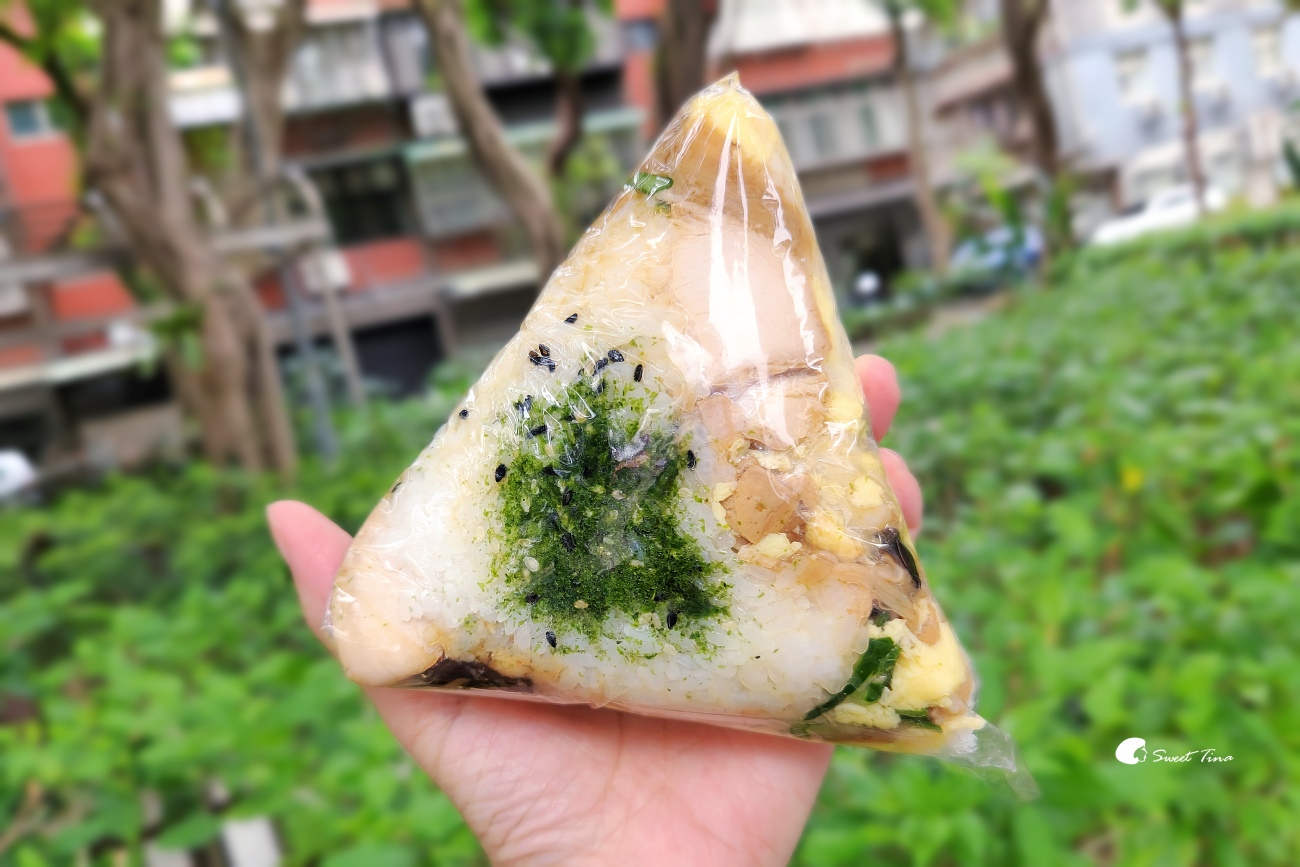 大三角飯糰｜永春市場美食推薦，雙拼大份量飯糰超滿足