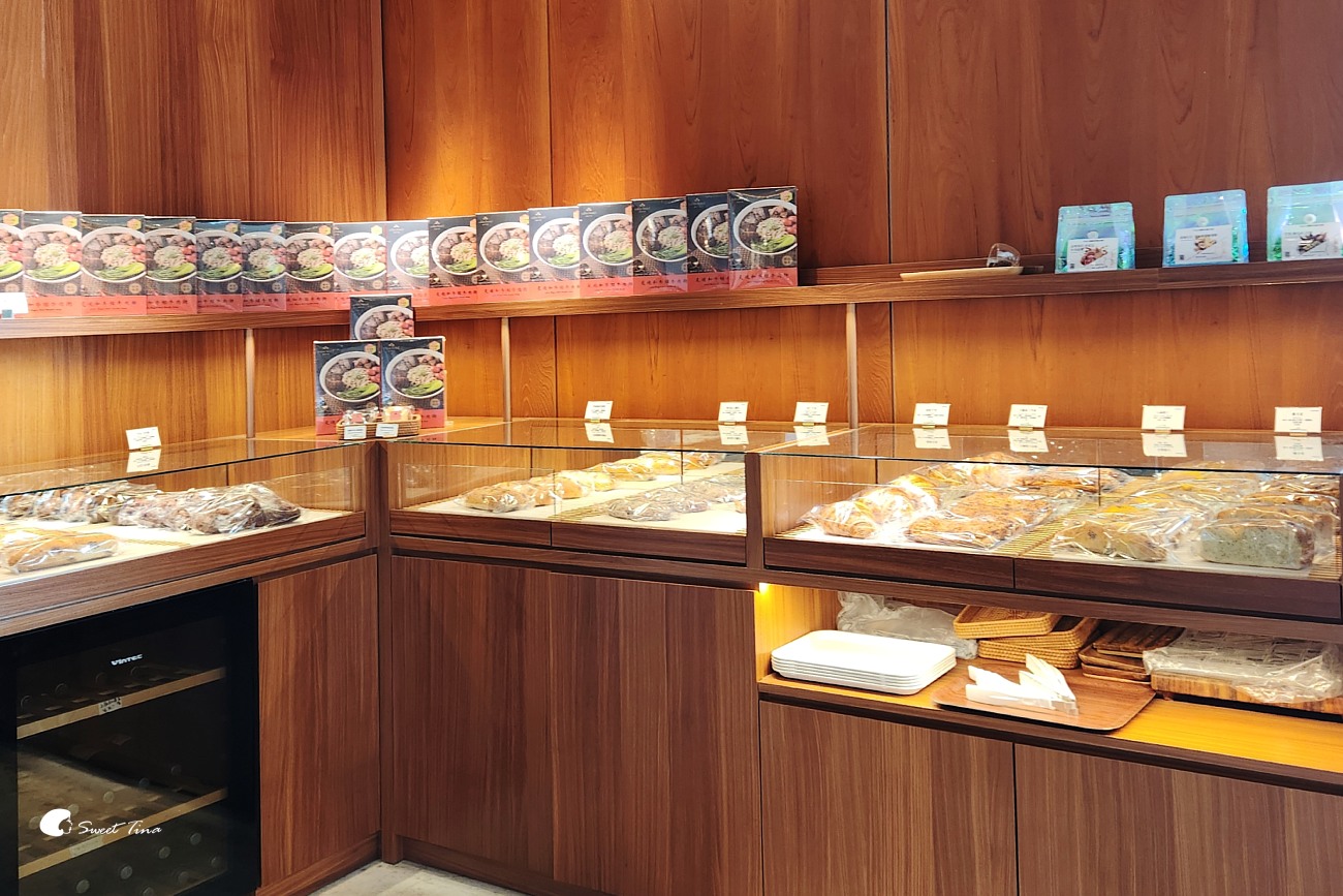 eslite café 松菸店|信義區咖啡廳推薦,坐擁台北 101、大巨蛋景觀 eslite café 松菸店|信義區咖啡廳推薦,坐擁台北 101、大巨蛋景觀
