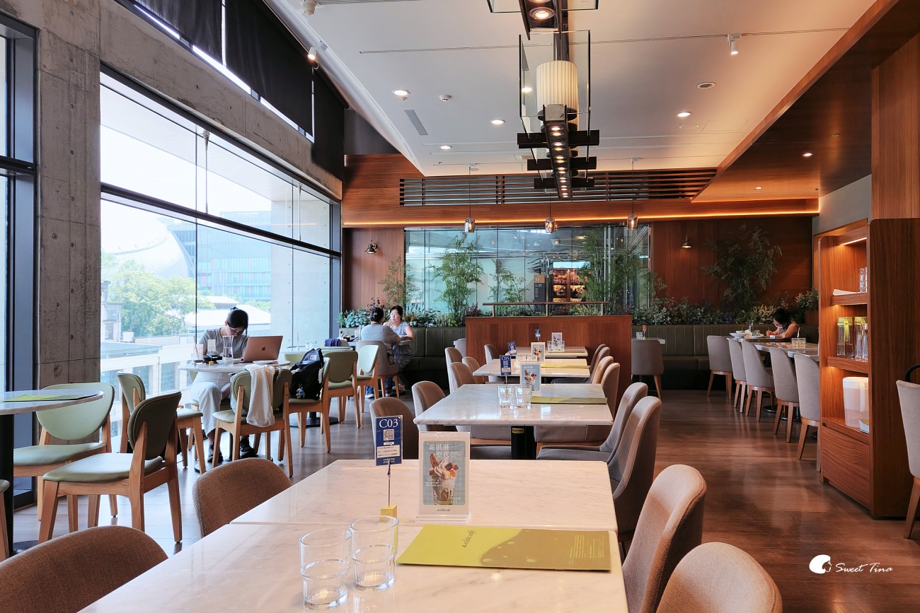 eslite café 松菸店|信義區咖啡廳推薦,坐擁台北 101、大巨蛋景觀 eslite café 松菸店|信義區咖啡廳推薦,坐擁台北 101、大巨蛋景觀
