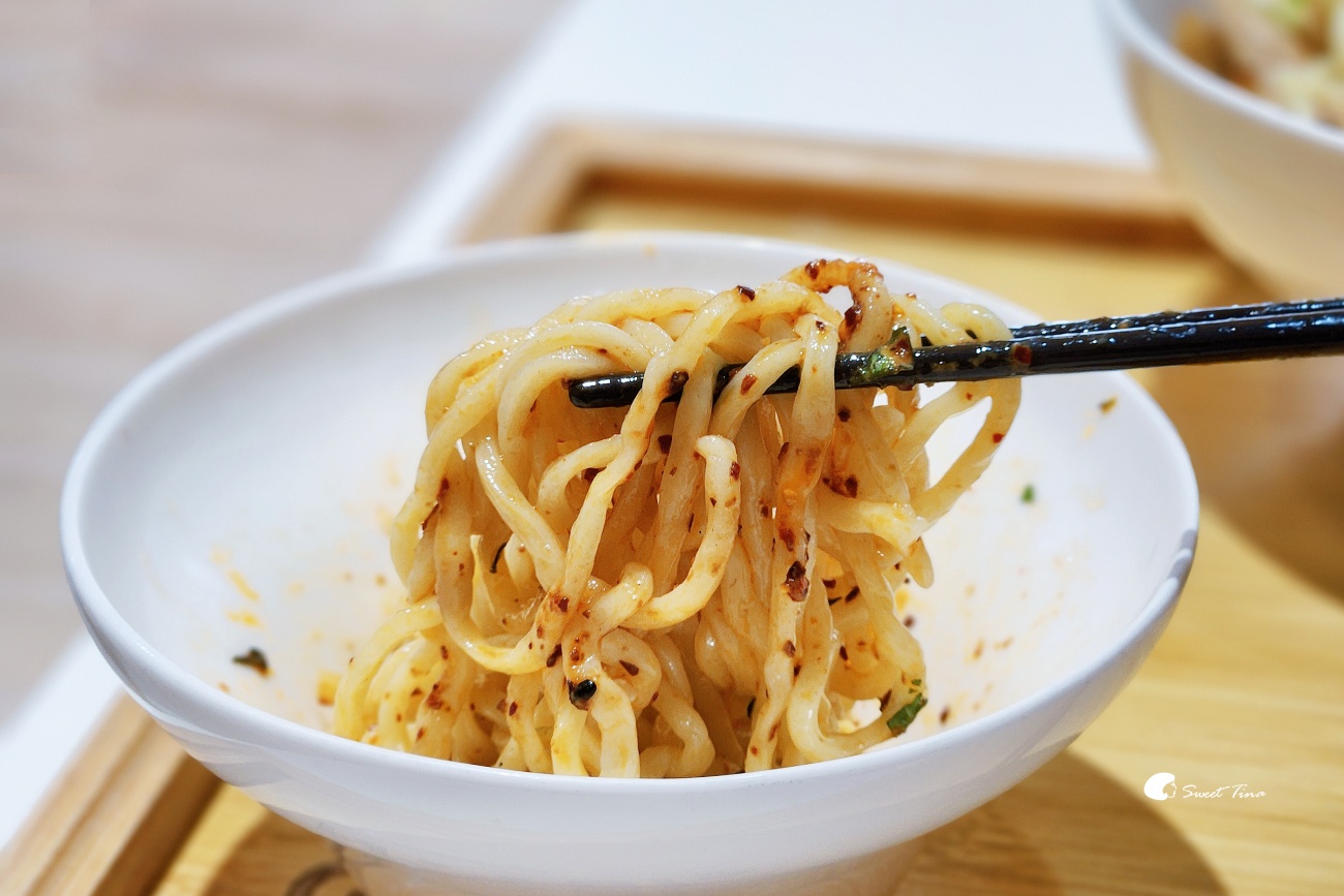 台北美食【仕紳品麵】|乾湯雙吃的麵食就在捷運士林站旁! 台北美食【仕紳品麵】|乾湯雙吃的麵食就在捷運士林站旁!