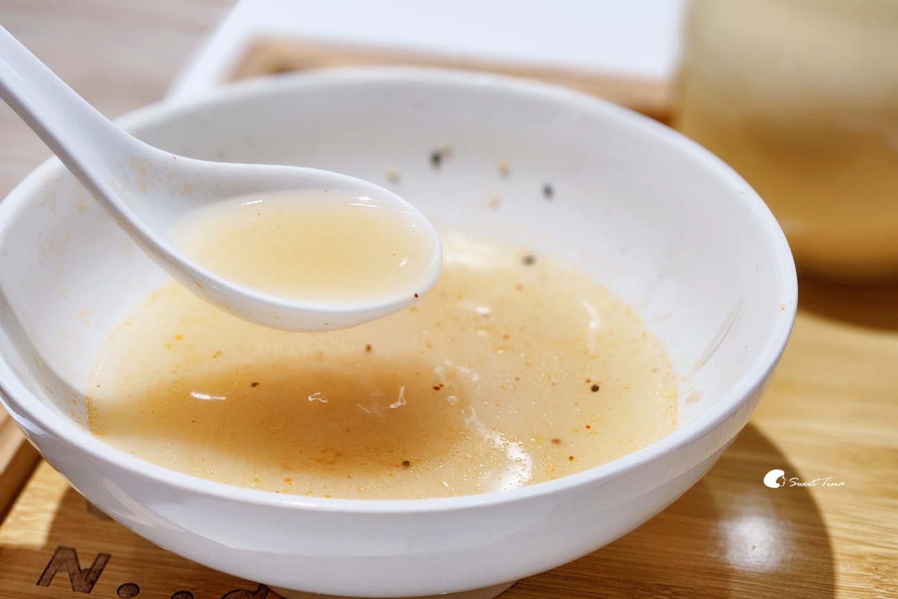 台北美食【仕紳品麵】|乾湯雙吃的麵食就在捷運士林站旁! 台北美食【仕紳品麵】|乾湯雙吃的麵食就在捷運士林站旁!