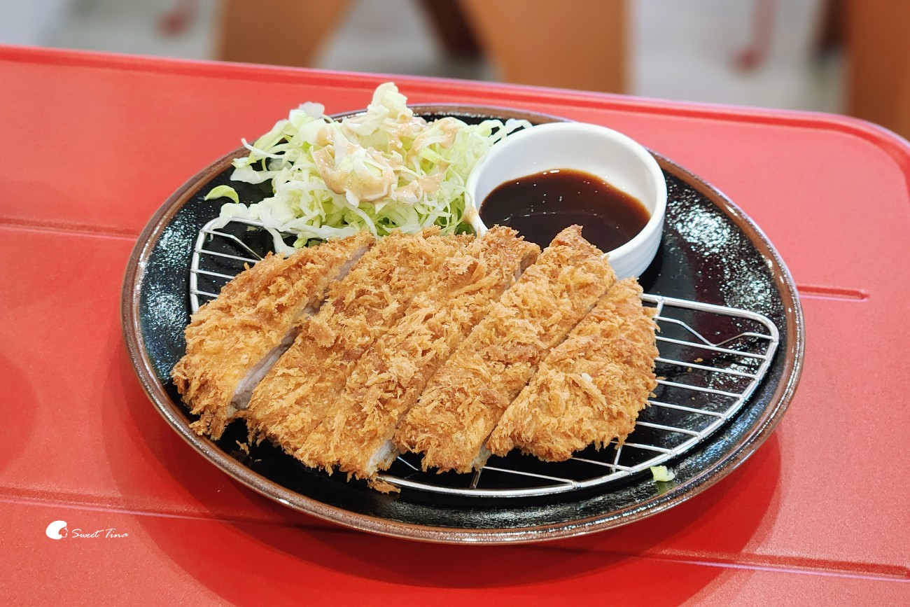 雞婆家鮮燉雞湯拉麵｜大同區美食推薦，台北雞湯拉麵濃郁不膩，搭配炸豬排紅糟肉超滿足