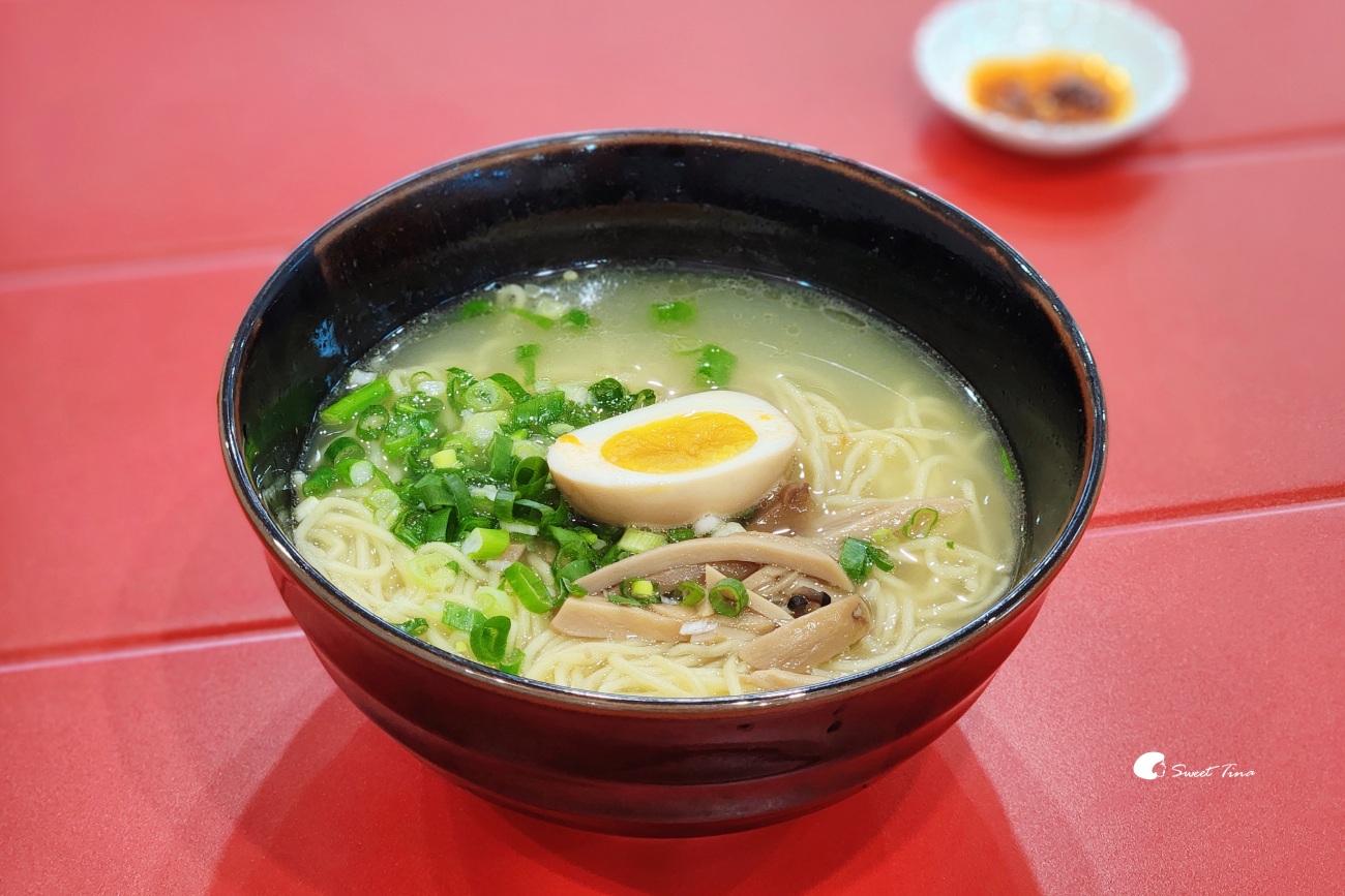 雞婆家鮮燉雞湯拉麵｜大同區美食推薦，台北雞湯拉麵濃郁不膩，搭配炸豬排紅糟肉超滿足