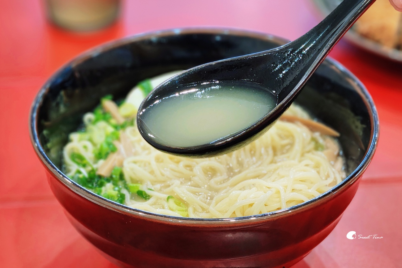 雞婆家鮮燉雞湯拉麵｜大同區美食推薦，台北雞湯拉麵濃郁不膩，搭配炸豬排紅糟肉超滿足