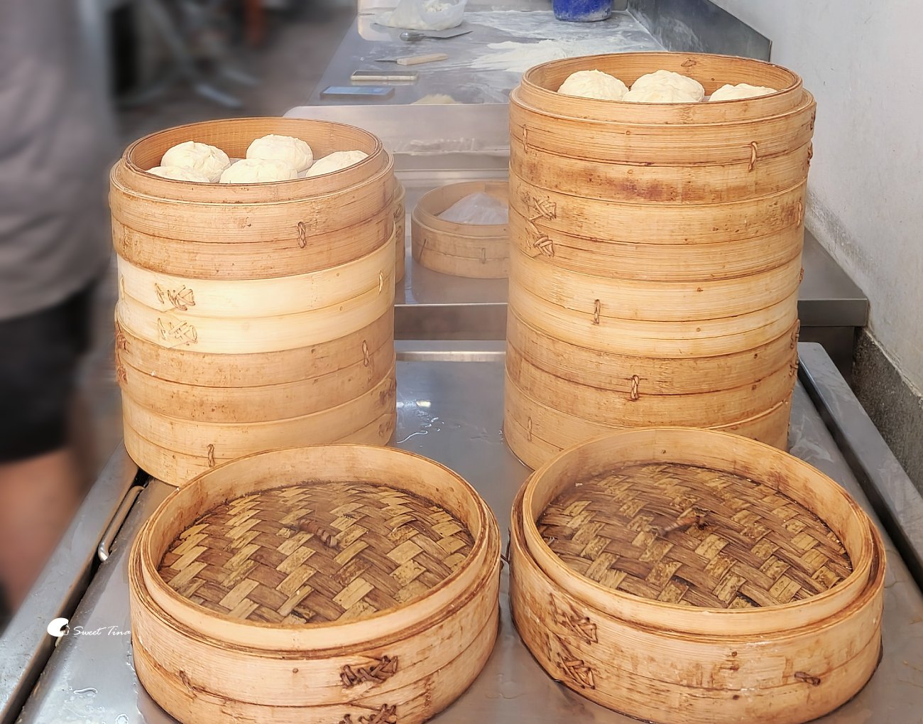 康記老麵包子專賣店｜中正紀念堂美食推薦，鮮肉包、青江菜包，老麵皮紮實Q彈