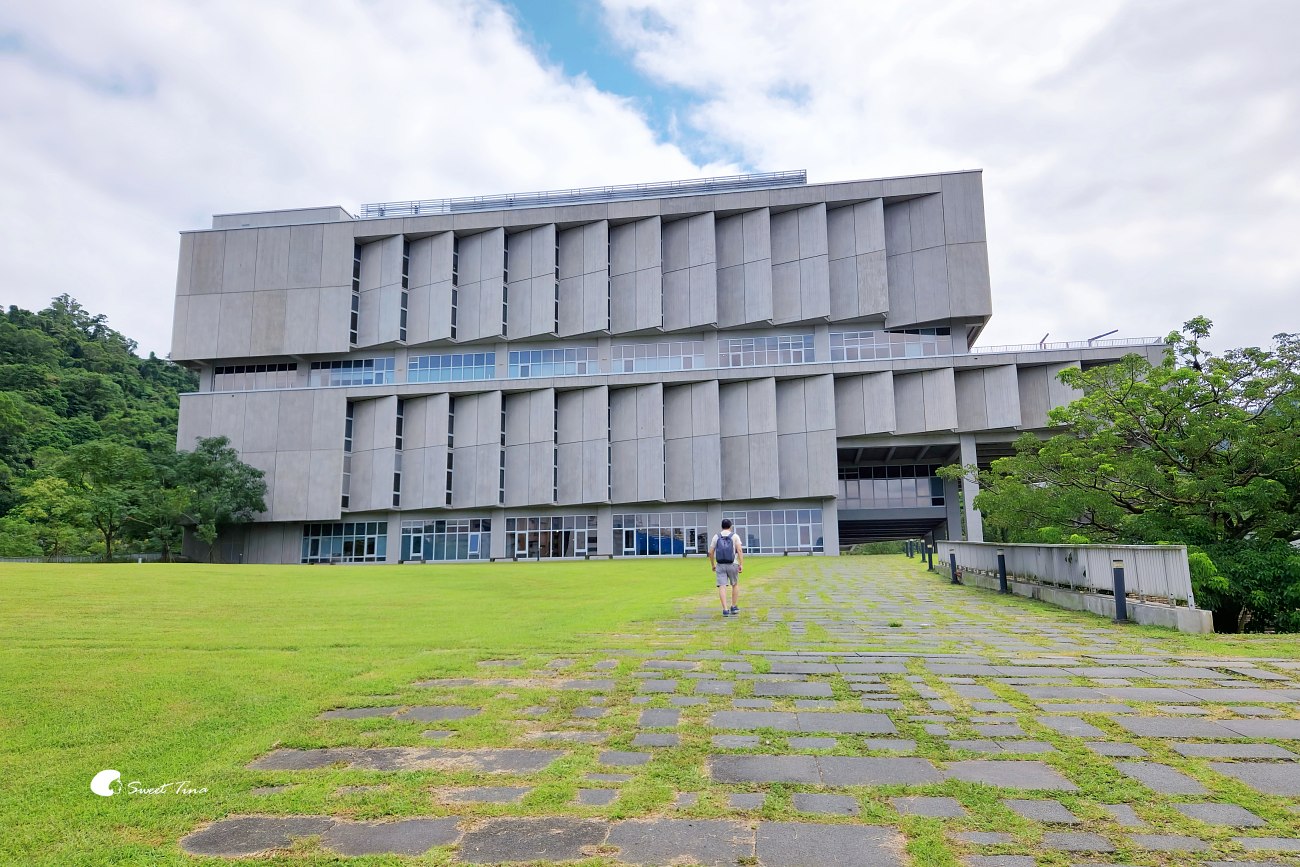廢墟咖啡湖村店｜木柵不限時咖啡廳，政大湖畔的療癒時光！