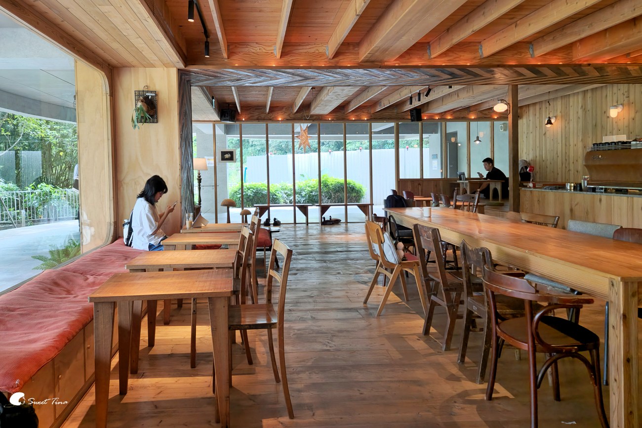 廢墟咖啡湖村店｜木柵不限時咖啡廳，政大湖畔的療癒時光！