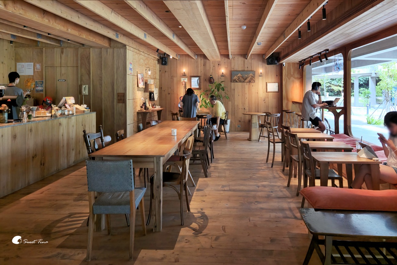廢墟咖啡湖村店｜木柵不限時咖啡廳，政大湖畔的療癒時光！