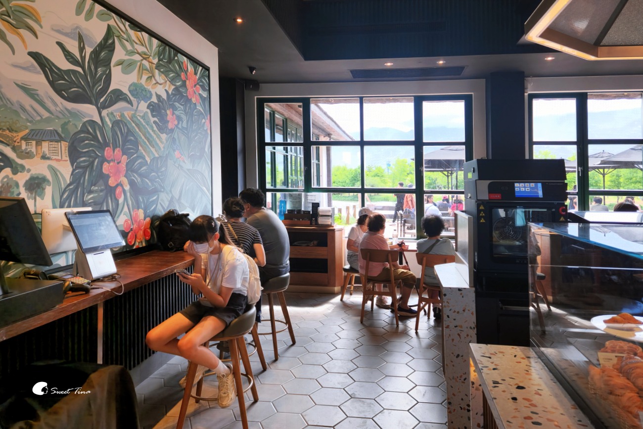星巴克花蓮理想門市|花蓮咖啡廳推薦,童話小屋與落羽松湖景 星巴克花蓮理想門市|花蓮咖啡廳推薦,童話小屋與落羽松湖景