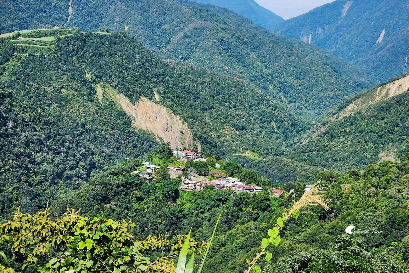 南投帖比倫峽谷瀑布|紅香部落秘境景點,紅香茶園、五彩岩壁、碧綠深潭 南投帖比倫峽谷瀑布|紅香部落秘境景點,紅香茶園、五彩岩壁、碧綠深潭