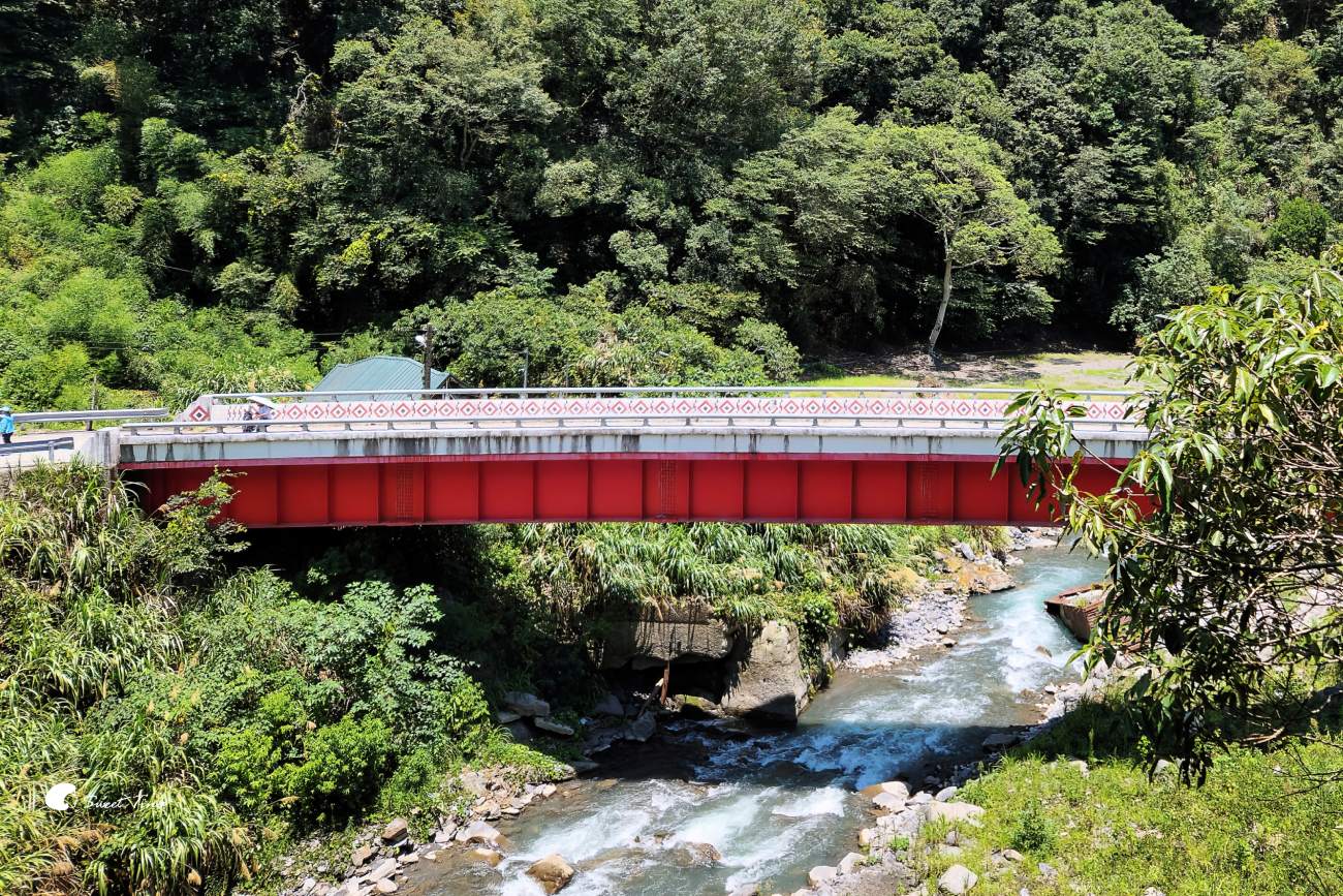南投帖比倫峽谷瀑布|紅香部落秘境景點,紅香茶園、五彩岩壁、碧綠深潭 南投帖比倫峽谷瀑布|紅香部落秘境景點,紅香茶園、五彩岩壁、碧綠深潭