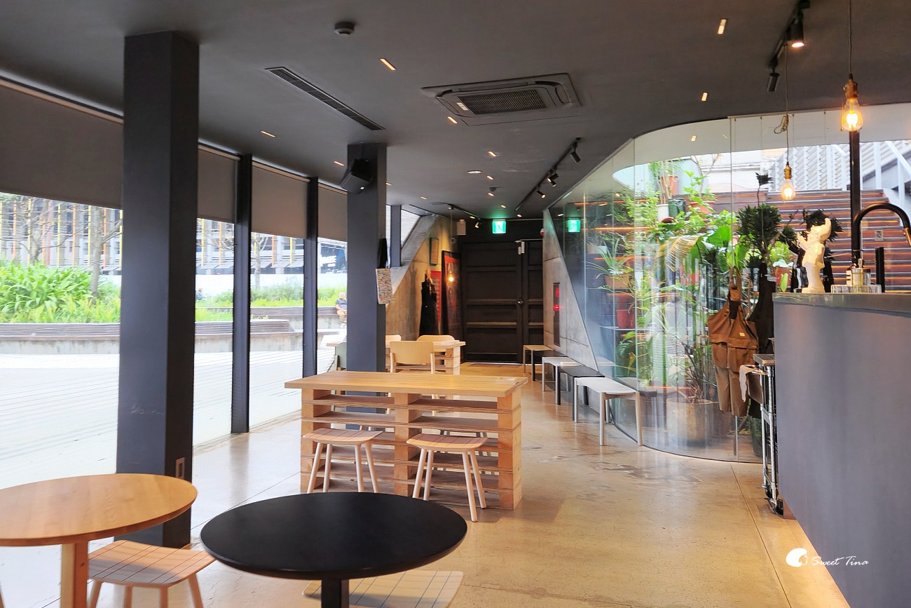 WeR國門廣場|基隆港海景咖啡廳,船型外觀超吸睛 WeR國門廣場|基隆港海景咖啡廳,船型外觀超吸睛