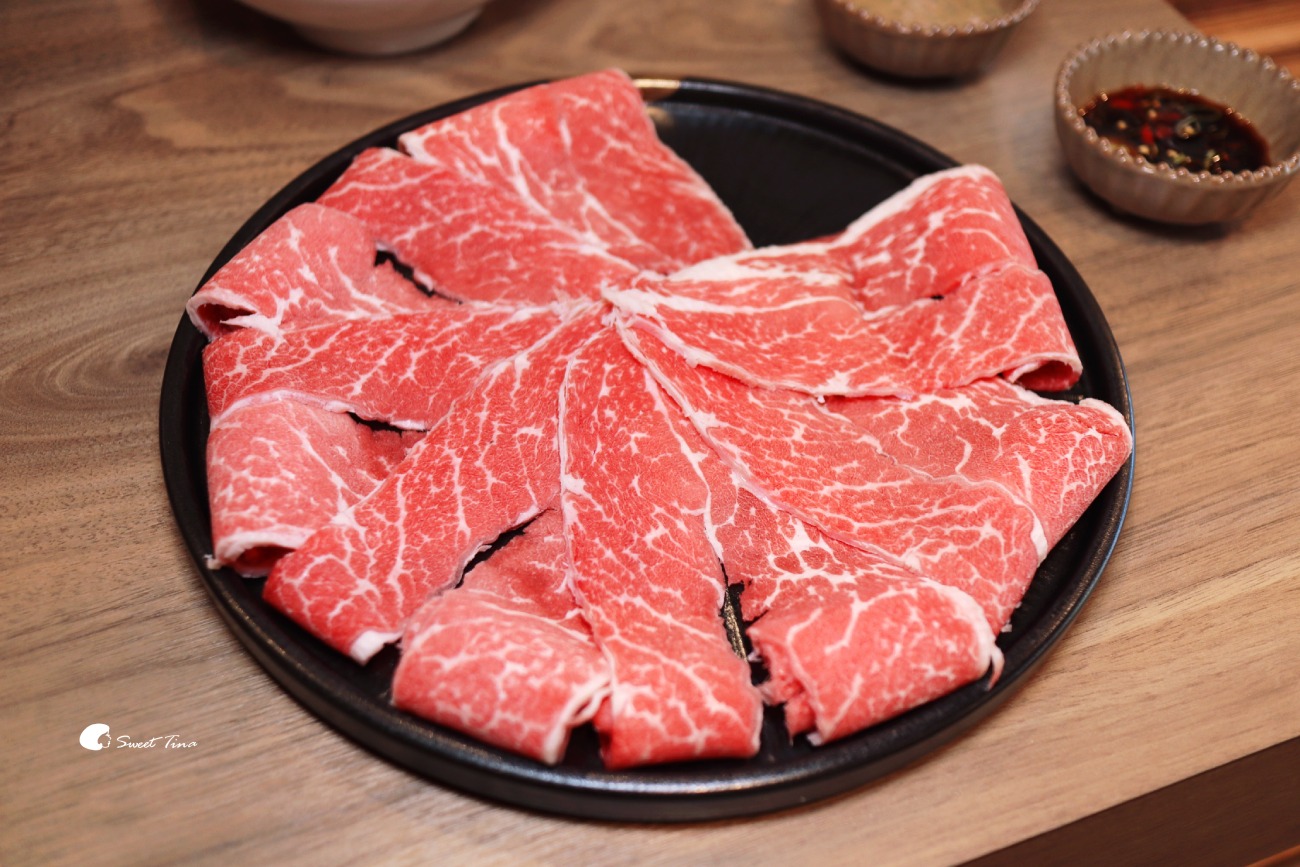 員外佬麻辣火鍋|台北火鍋推薦,蔬果熬製湯底清爽不油膩,信義區聚餐首選! 員外佬麻辣火鍋|台北火鍋推薦,蔬果熬製湯底清爽不油膩,信義區聚餐首選!