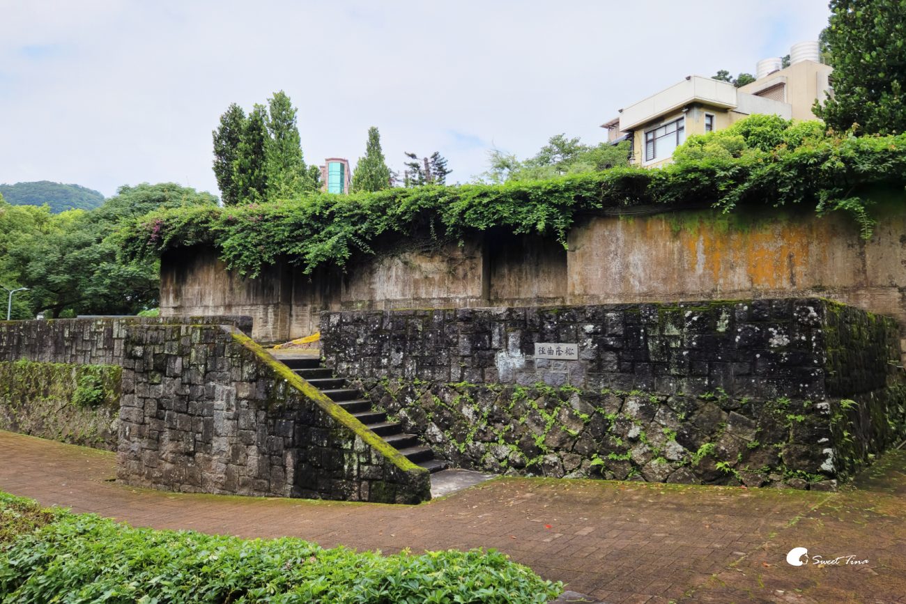 至德園|台北賞荷私房景點,隱藏在台北故宮旁的小秘境 至德園|台北賞荷私房景點,隱藏在台北故宮旁的小秘境